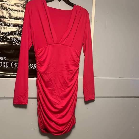 Long sleeve solid color pleated slim fit dress - Picture 1 of 5